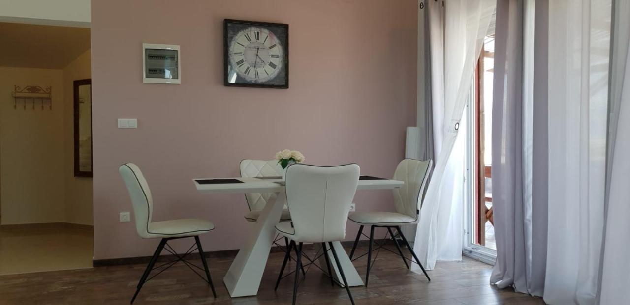 House With Swimming Pool Blue Diamond Apartment Povljana Luaran gambar