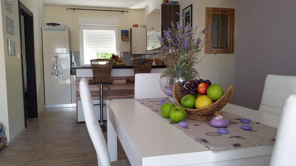 House With Swimming Pool Blue Diamond Apartment Povljana Luaran gambar