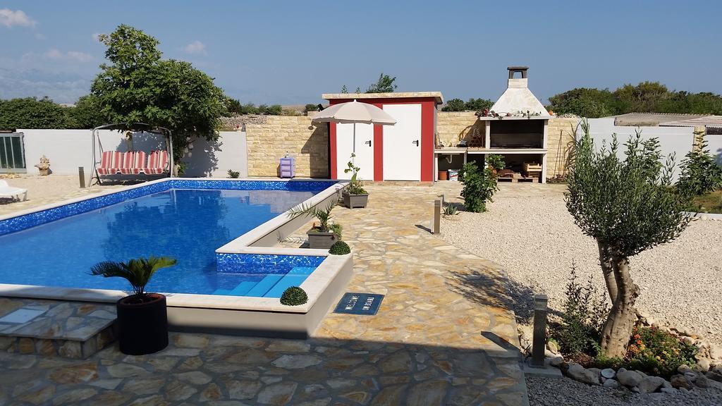 House With Swimming Pool Blue Diamond Apartment Povljana Bilik gambar