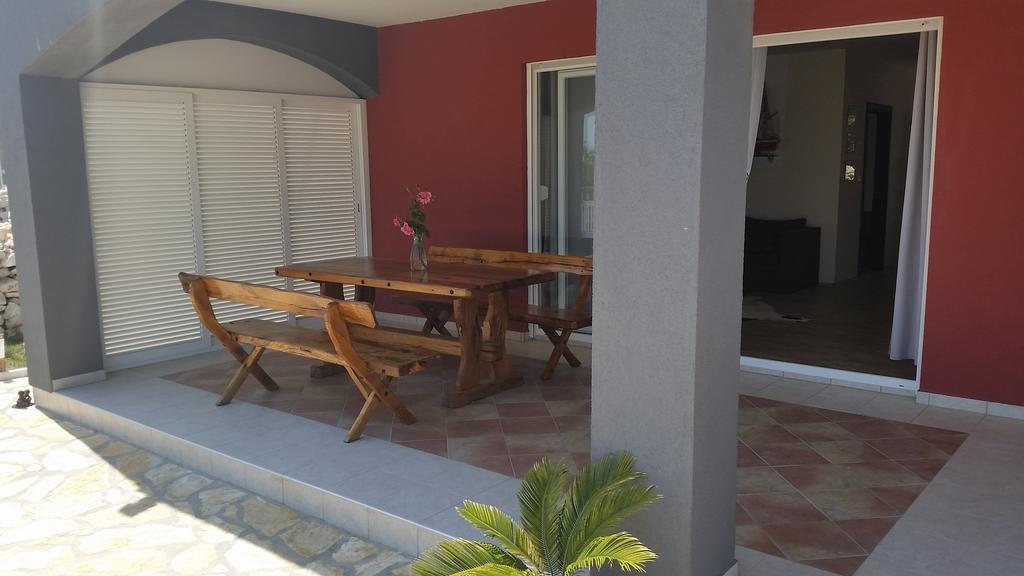 House With Swimming Pool Blue Diamond Apartment Povljana Luaran gambar