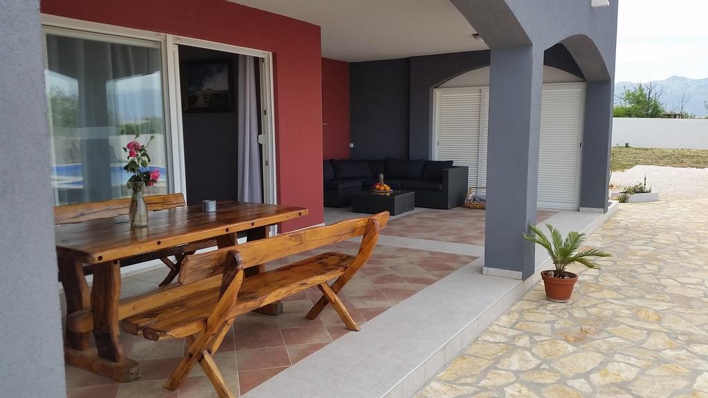 House With Swimming Pool Blue Diamond Apartment Povljana Bilik gambar