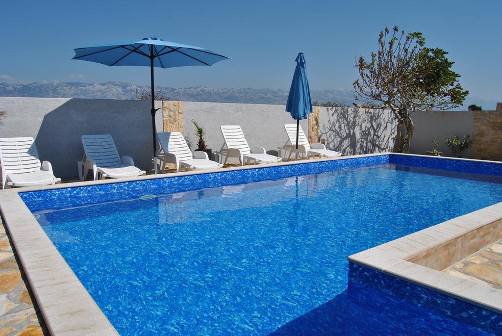 House With Swimming Pool Blue Diamond Apartment Povljana Luaran gambar