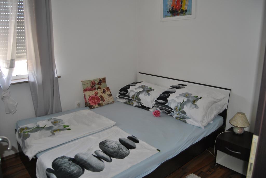 House With Swimming Pool Blue Diamond Apartment Povljana Luaran gambar