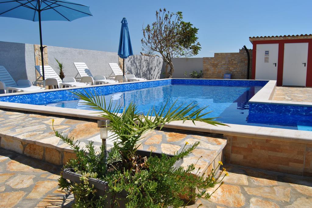 House With Swimming Pool Blue Diamond Apartment Povljana Luaran gambar